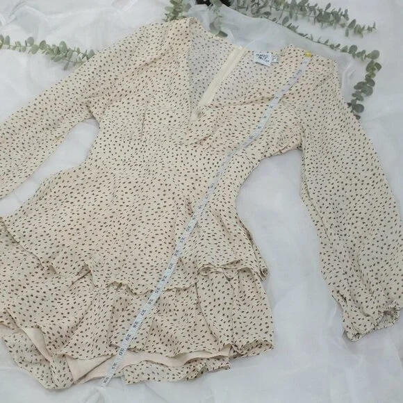 PRINCESS POLLY Women Beige STRING OF LOVE ROMPER Tie Zip Sheer V-Neck Size 10 - Picture 9 of 12